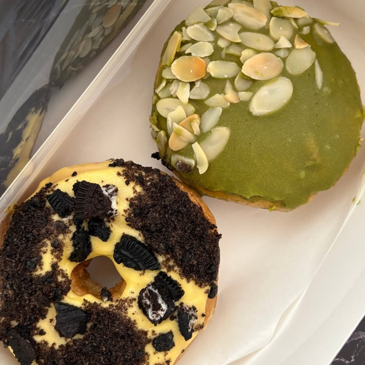 Donut Combo Box Delight 2 Cookies & Dream and Green Matcha (Thaw/Heat & Eat Frozen Box
