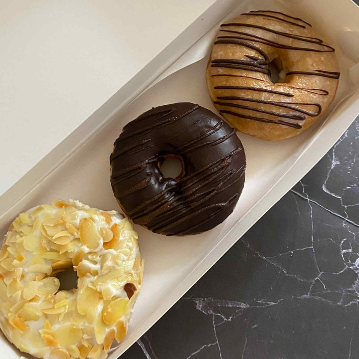 Donut Combo Box ADG (Almonds and Cream - Alcapone-Style + Dark Chocolate + Glazed w/ Choco Drizzle)
