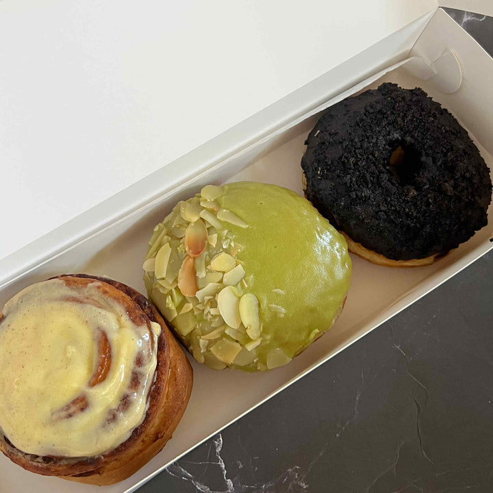 Donut Combo Box CRGMDCO (Cinnamon Rolls + Green Matcha Donut + Dark Choco with Oreos Donut)